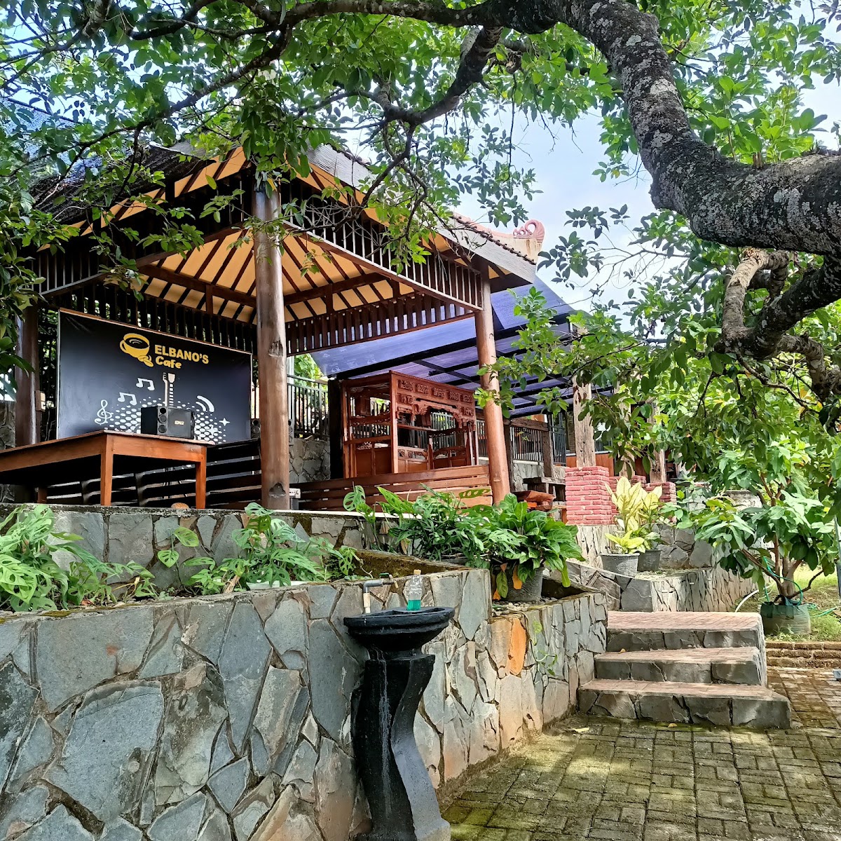 Elbano's Cafe Photo 4