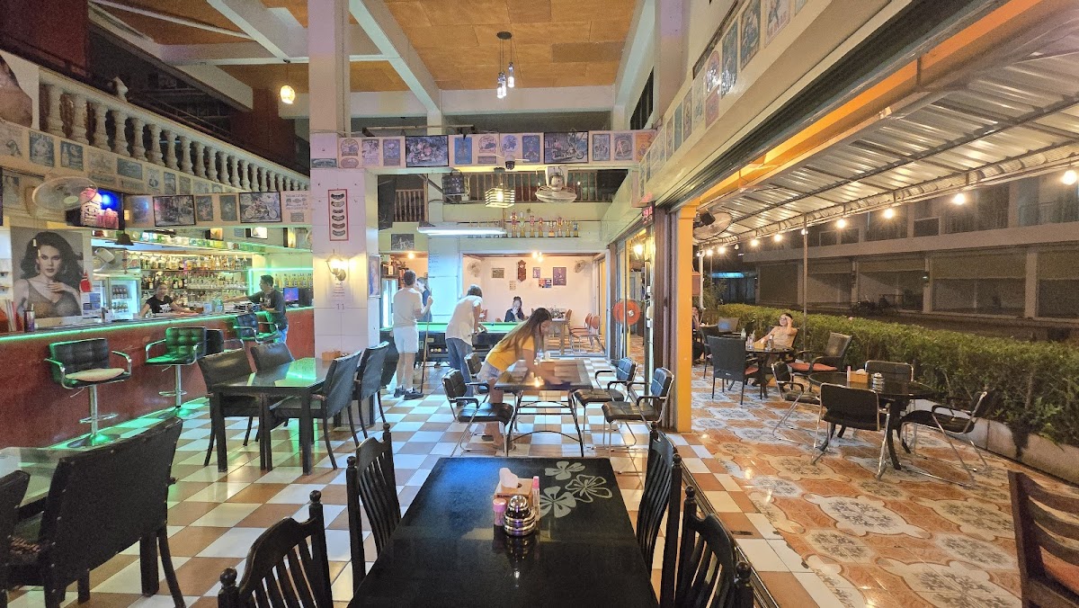 Jasmine Restaurant & Pub