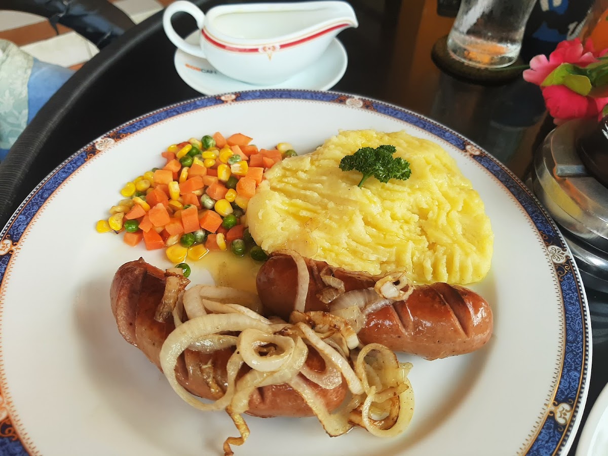 Jasmine Restaurant & Pub Photo 5