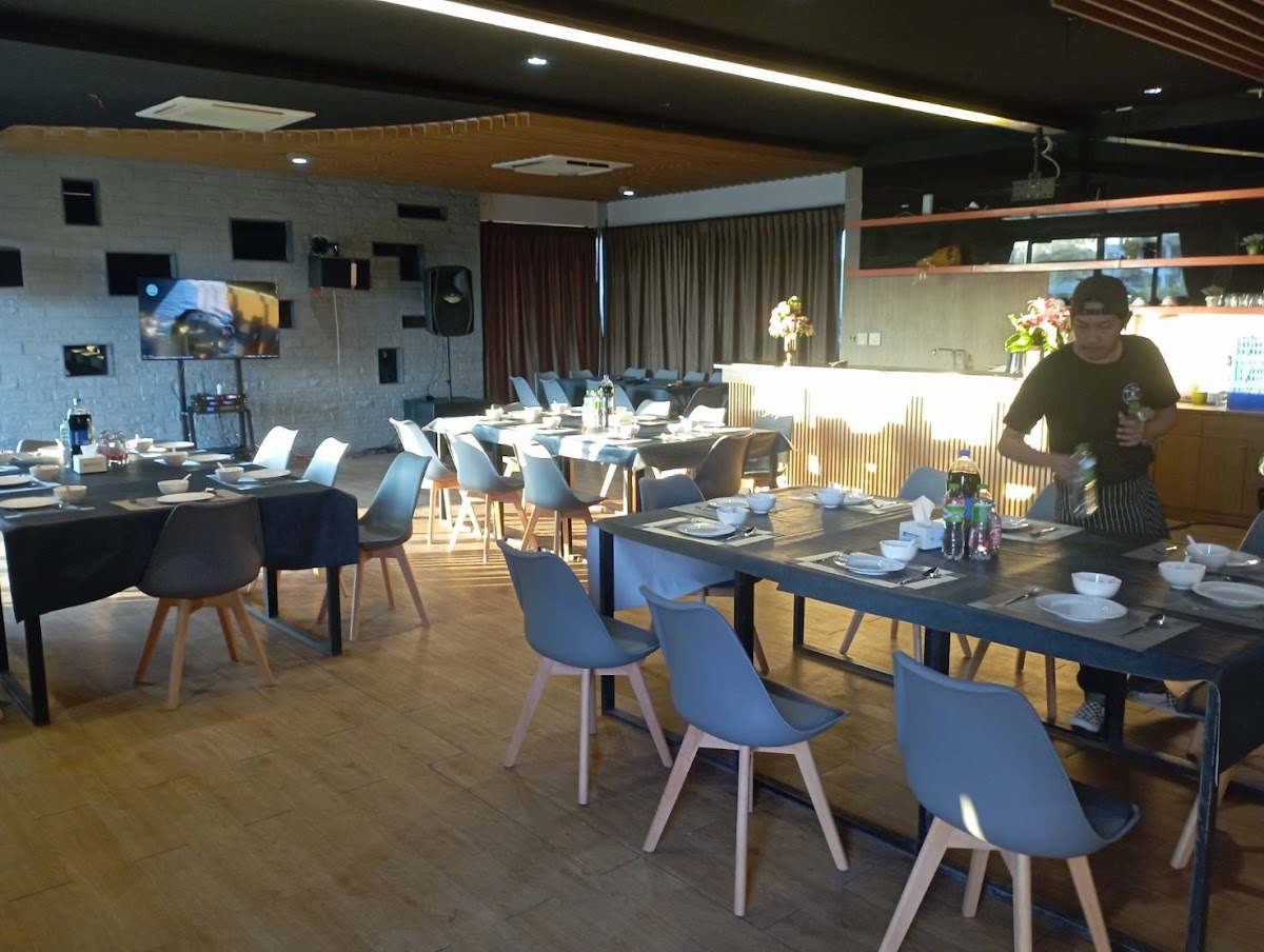 Horse Coffee & Dining