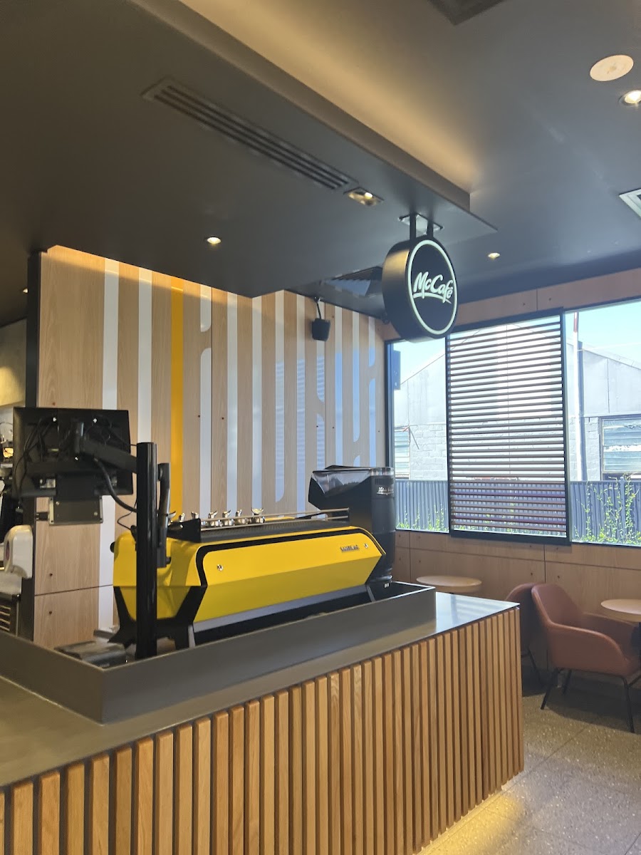 McDonald's Unanderra Photo 3