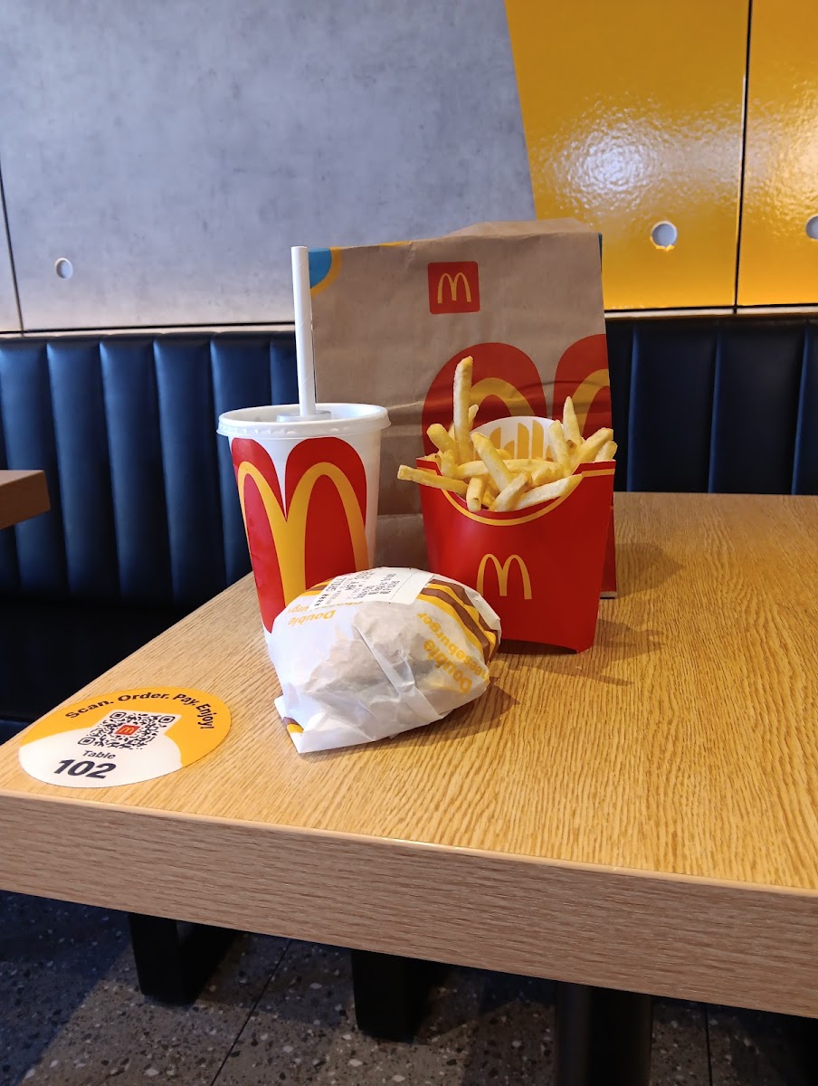 McDonald's Unanderra Photo 8