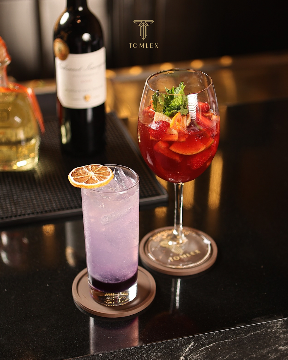 TOMLEX Bar & Resto Photo 3