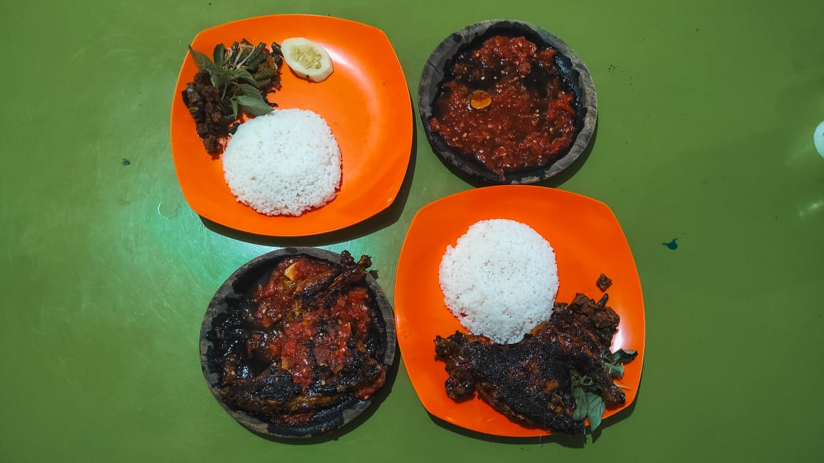 Waroeng Ayam Bakar Sumber Baru Photo 4