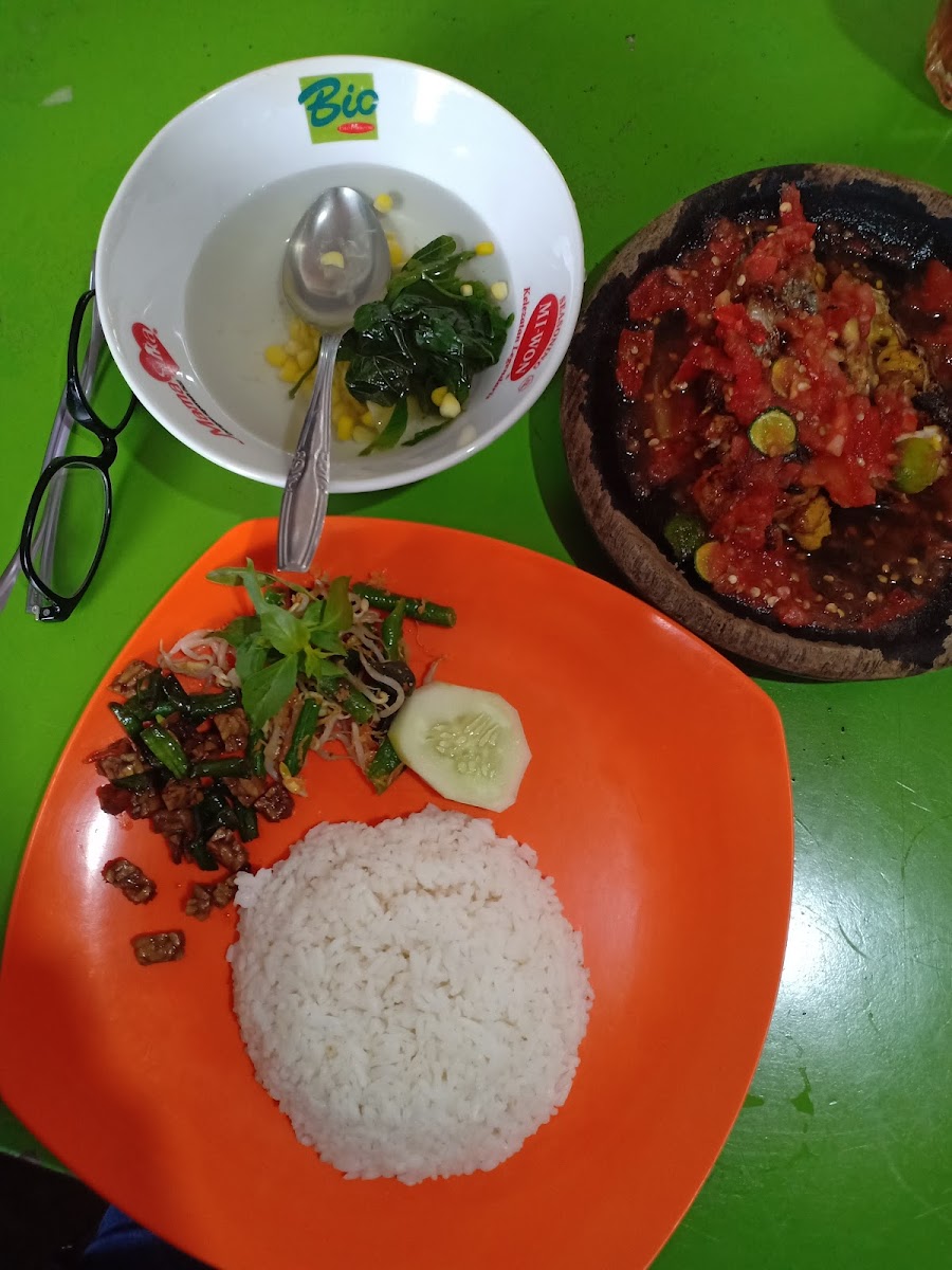 Waroeng Ayam Bakar Sumber Baru Photo 5