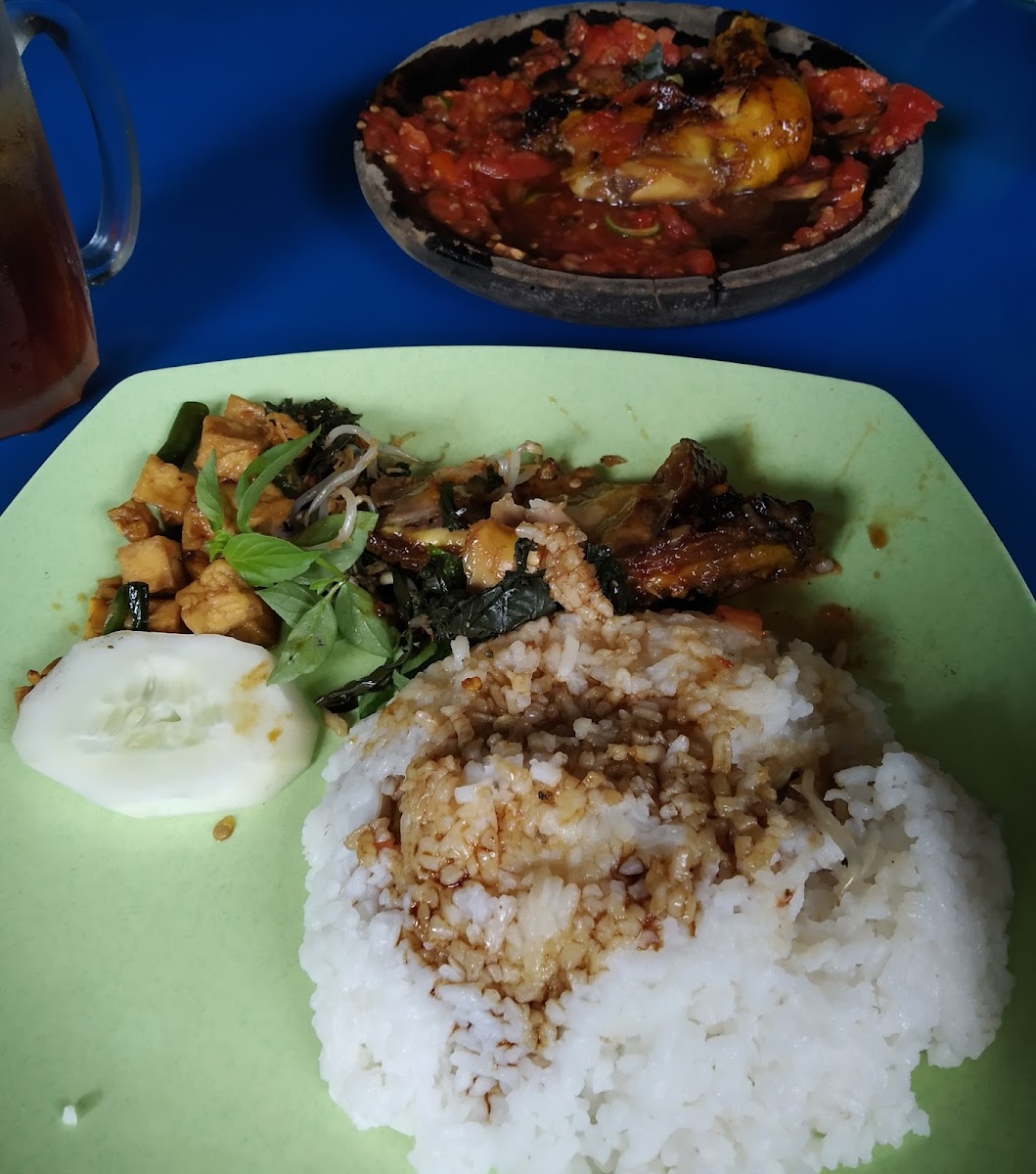 Waroeng Ayam Bakar Sumber Baru Photo 6