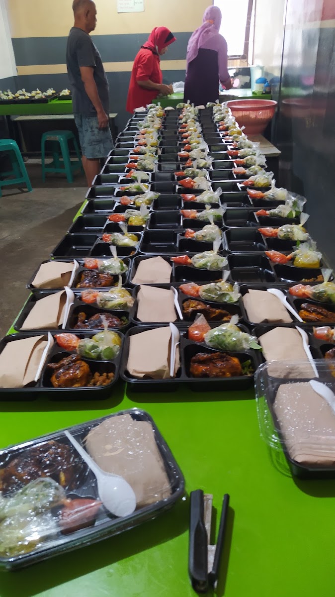 Waroeng Ayam Bakar Sumber Baru Photo 9