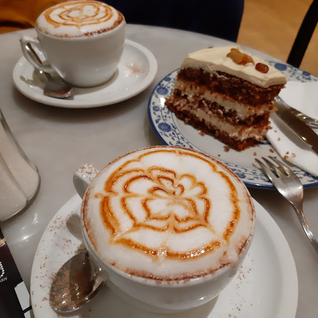 Cappuccino Y Carrot Cake