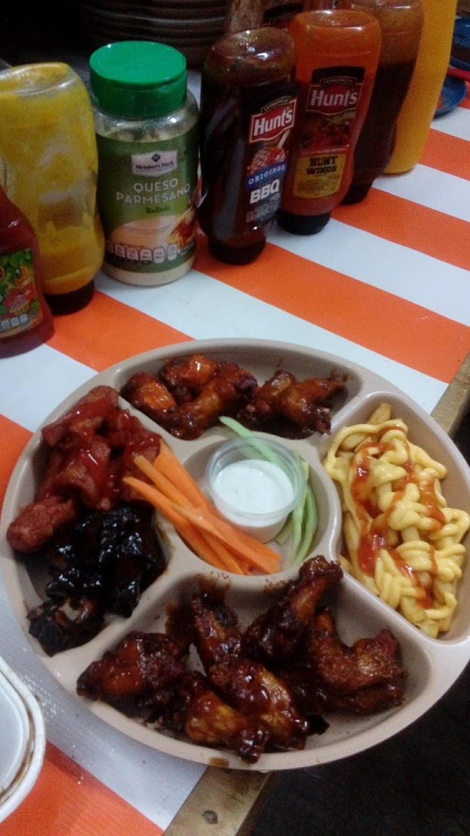 The WINGS Las alitas Photo 4