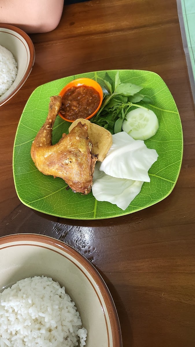 WR. MAKAN PAK MANTEB Photo 5