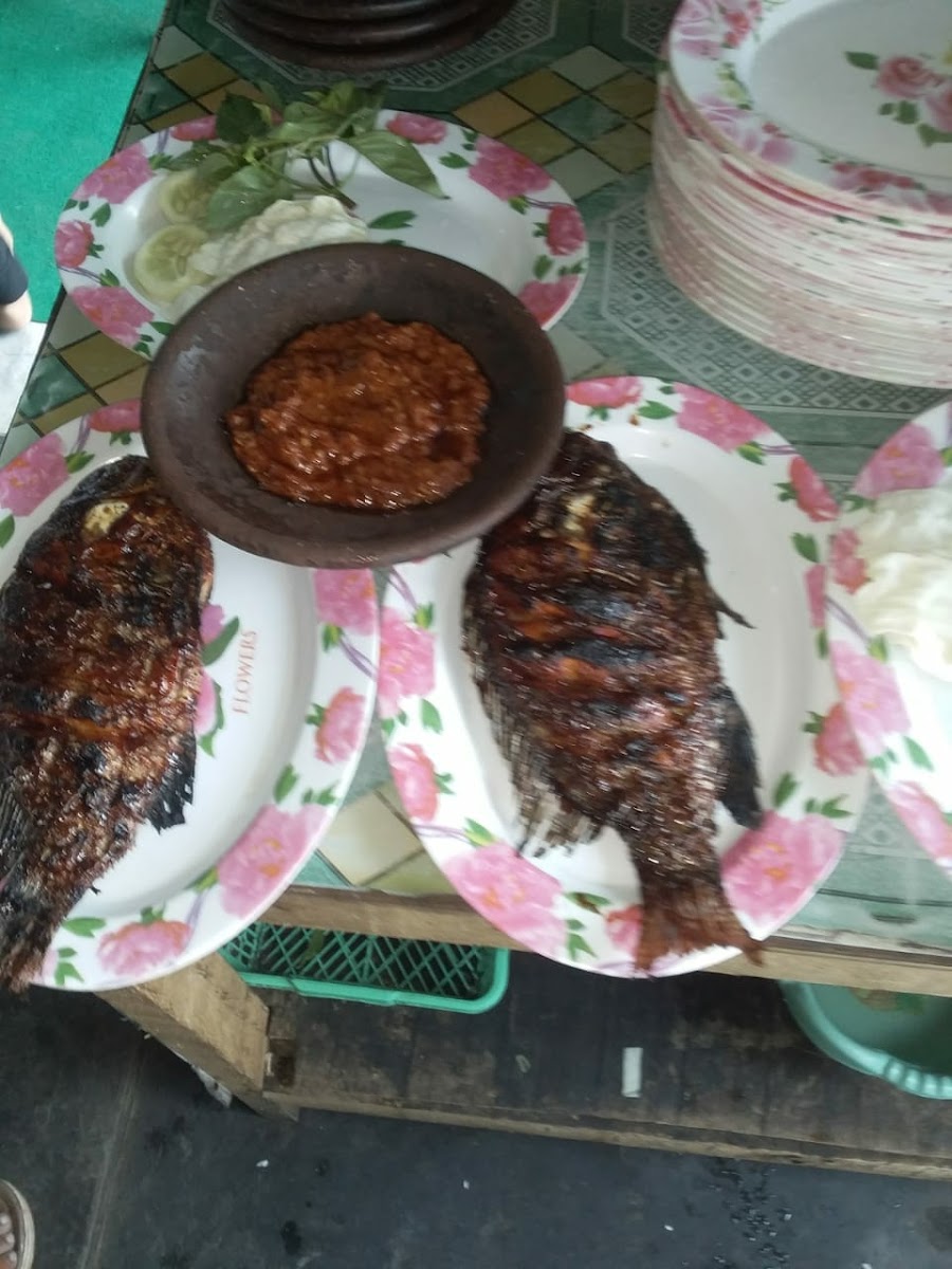 WR. MAKAN PAK MANTEB Photo 6