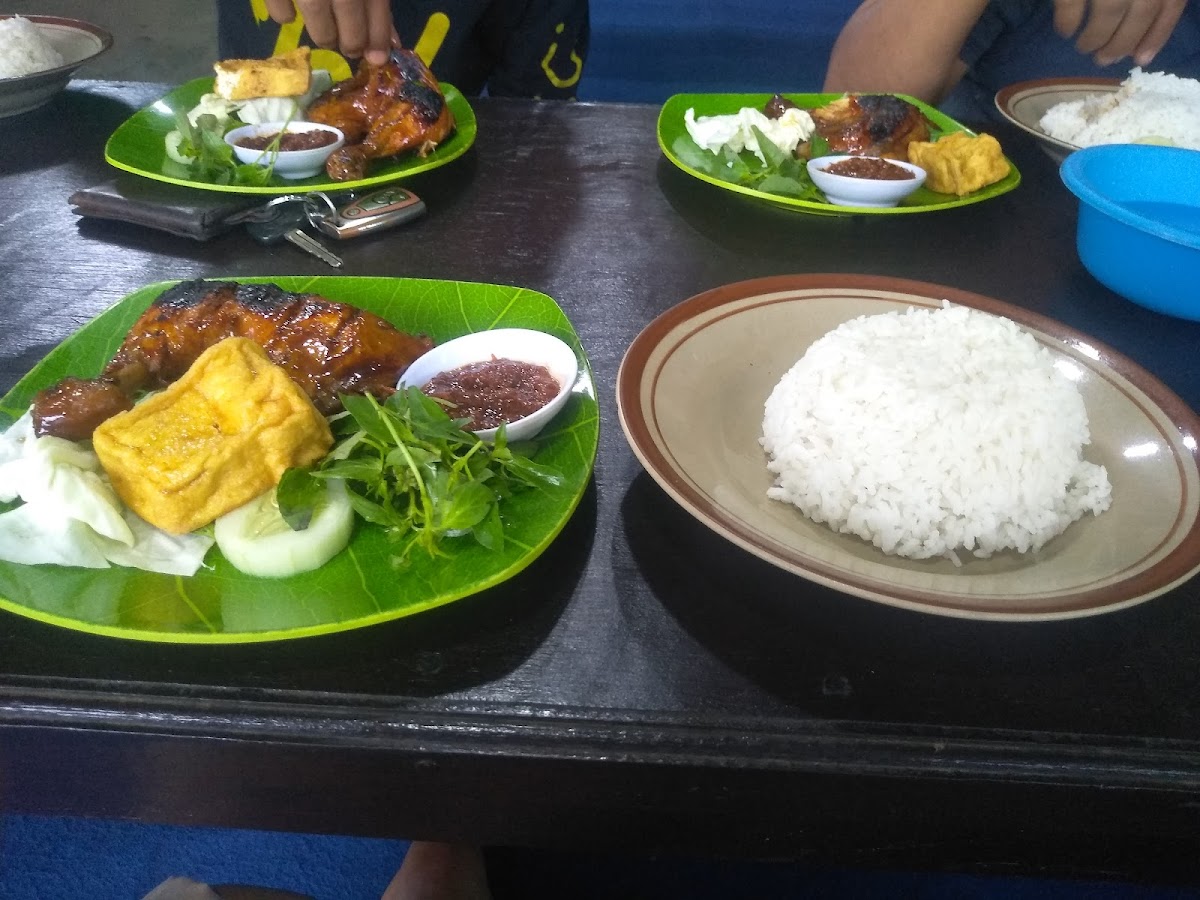 WR. MAKAN PAK MANTEB Photo 7