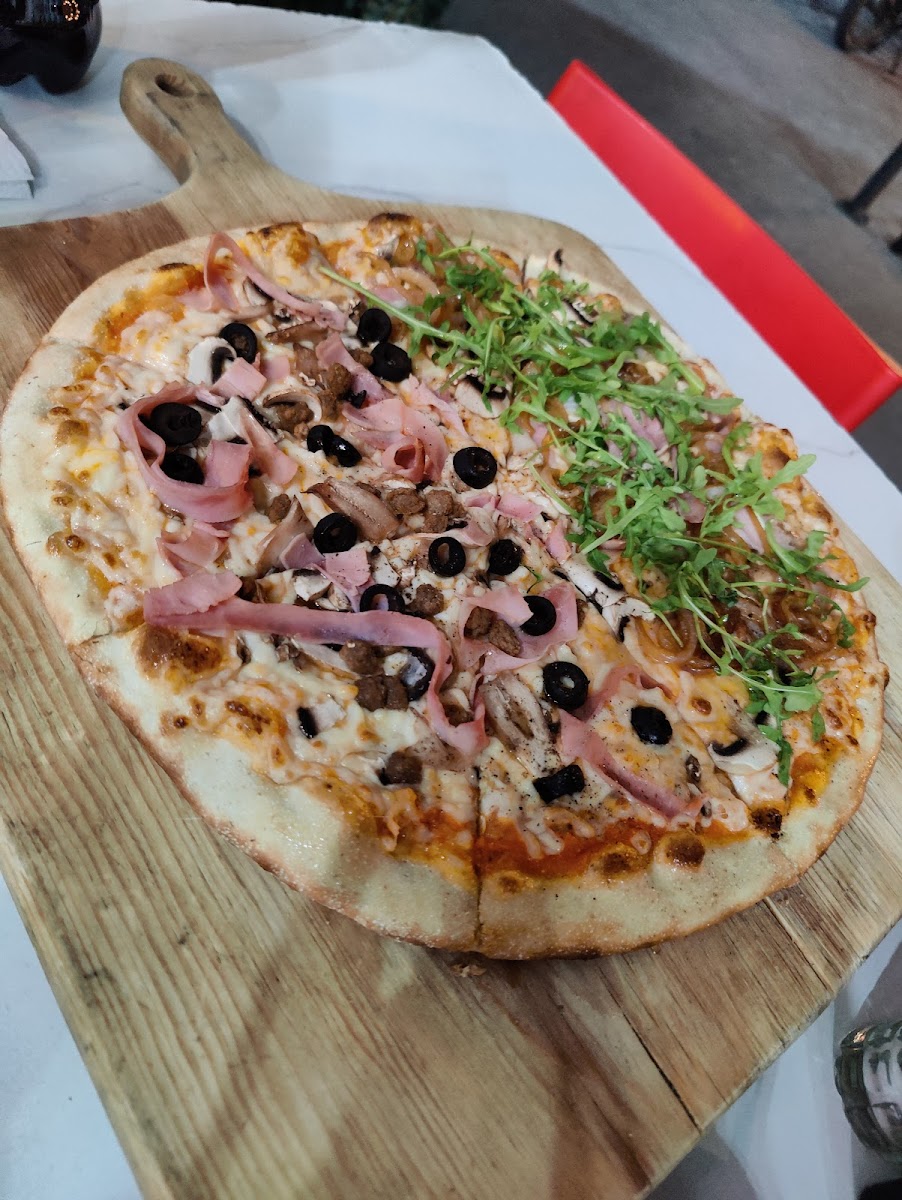 3 leñas pizzeria bosque sereno Photo 4