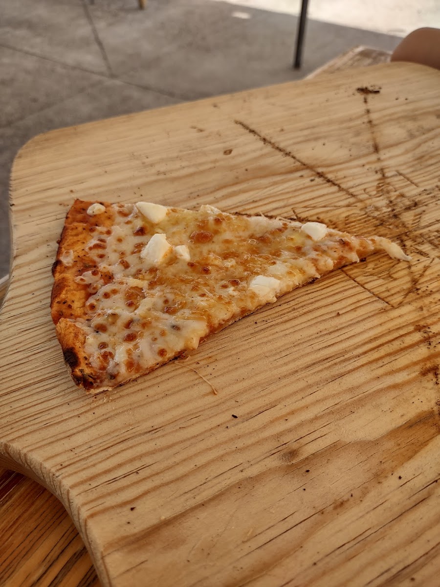 3 leñas pizzeria bosque sereno Photo 8