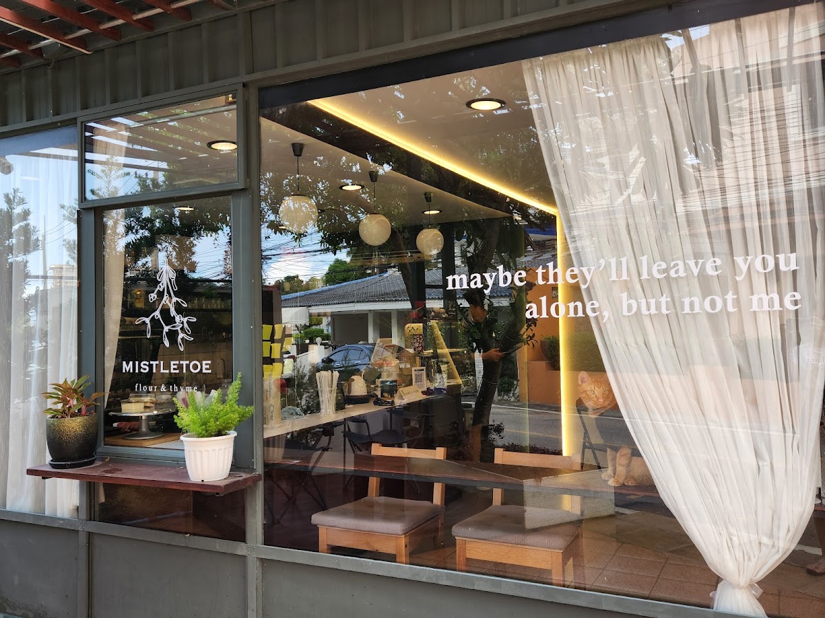 Mistletoe flour & thyme cafe