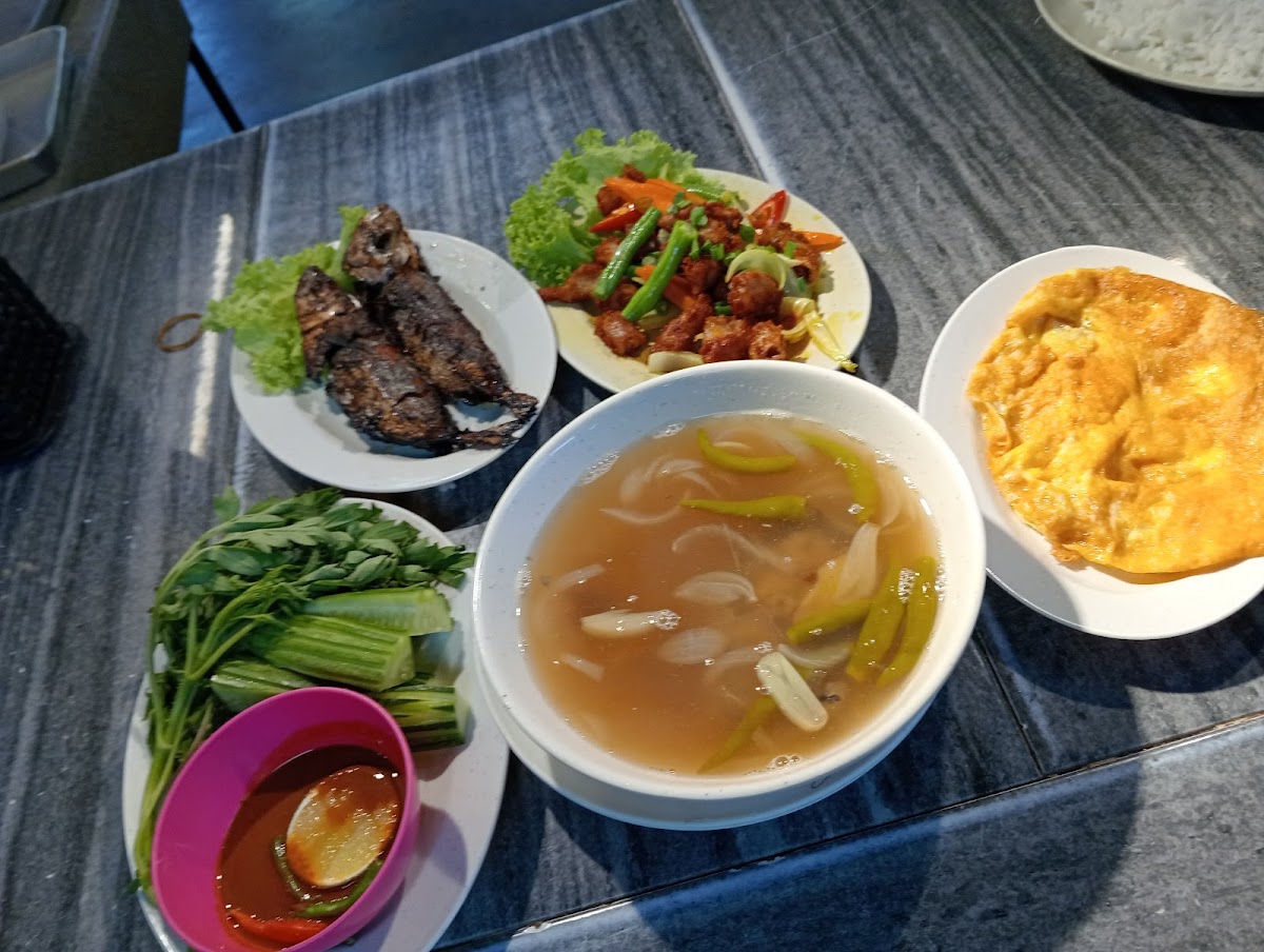 D'Perahu Setiu Seafood Photo 3