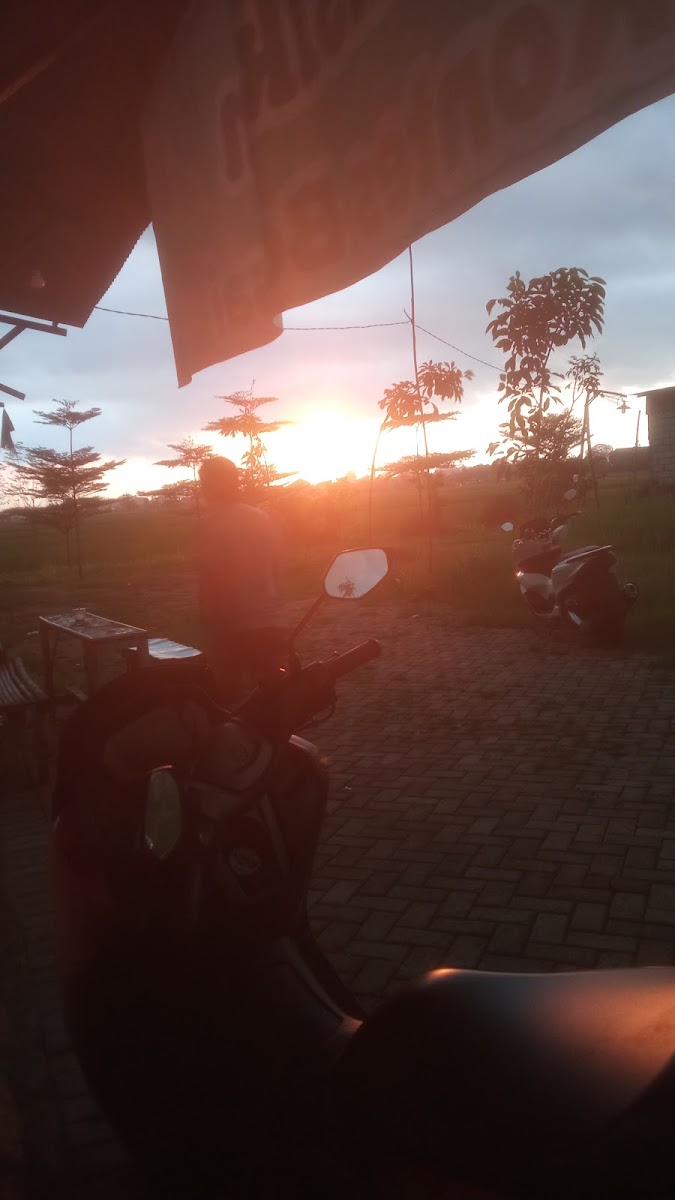 Warkop tengah sawah Photo 4