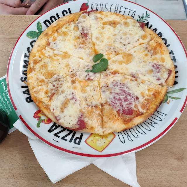 Pizza Mafioso Salami Knoblauch Peperoniwurst