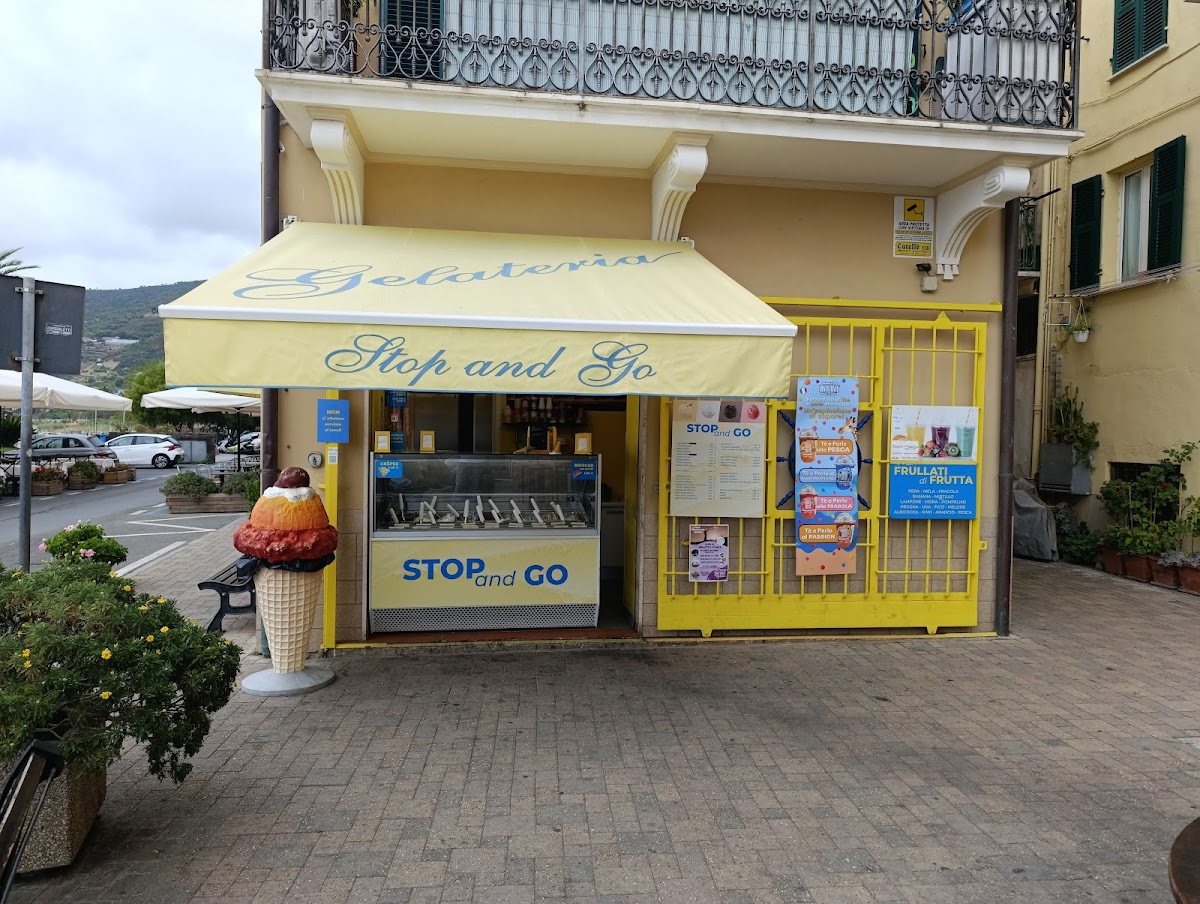 Stop and Go Photo 3