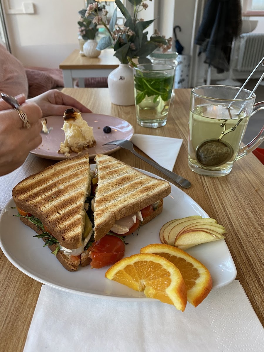 Pretty Hill Photo 4