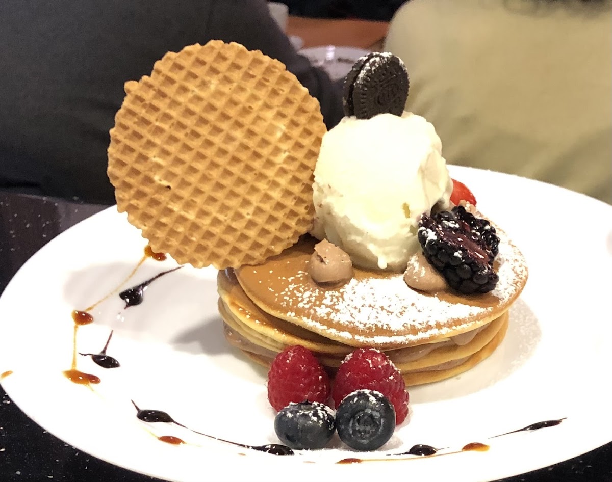 La Emilia Brunch & Drunch Photo 3