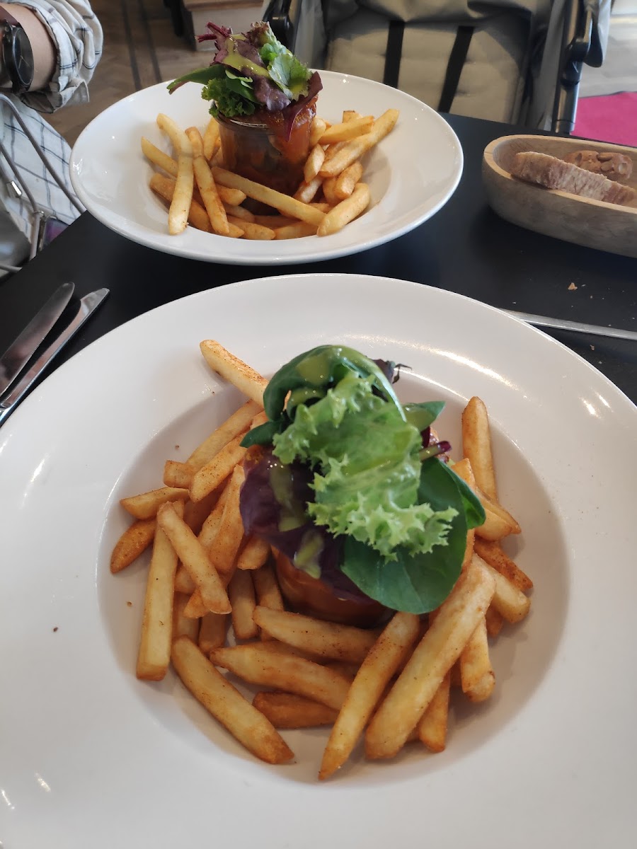 martas Restaurant Alvis Photo 9