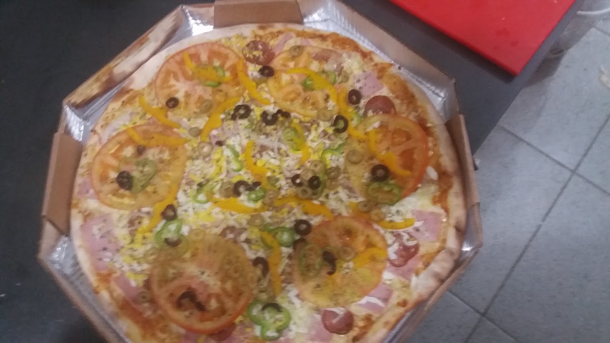 JP Pizzas Photo 4
