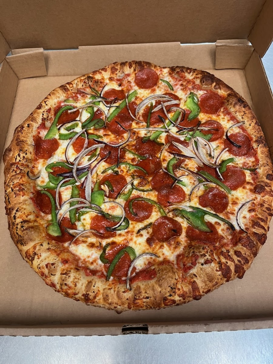 Rihanas Pizza & Wings Photo 5