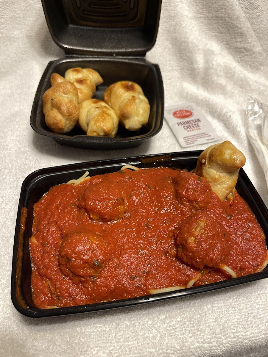 Rihanas Pizza & Wings Photo 6