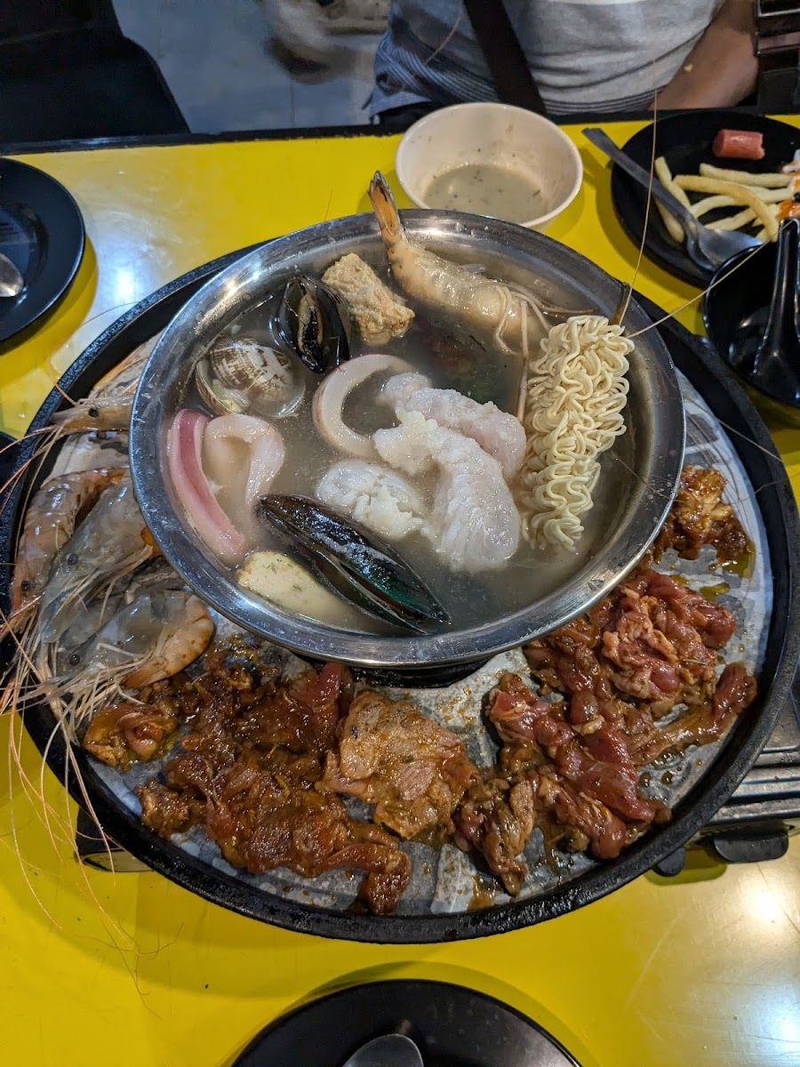 Saloma Steamboat & Grill Tambun Photo 7