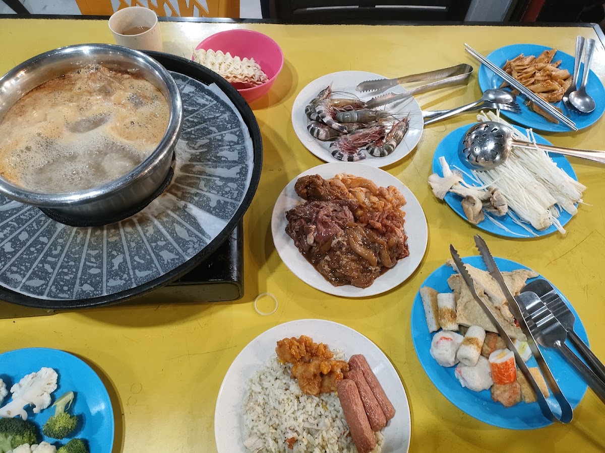 Saloma Steamboat & Grill Tambun Photo 8