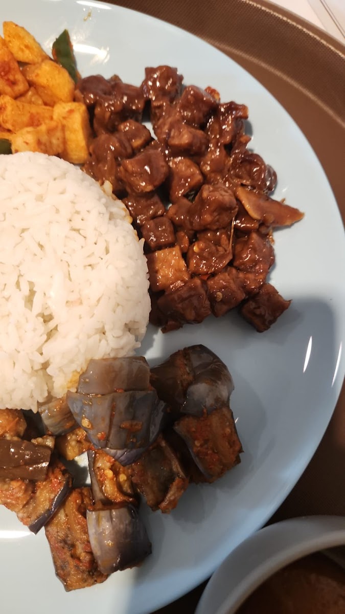 Warung Nasi Uduk Ibu Syam Photo 8