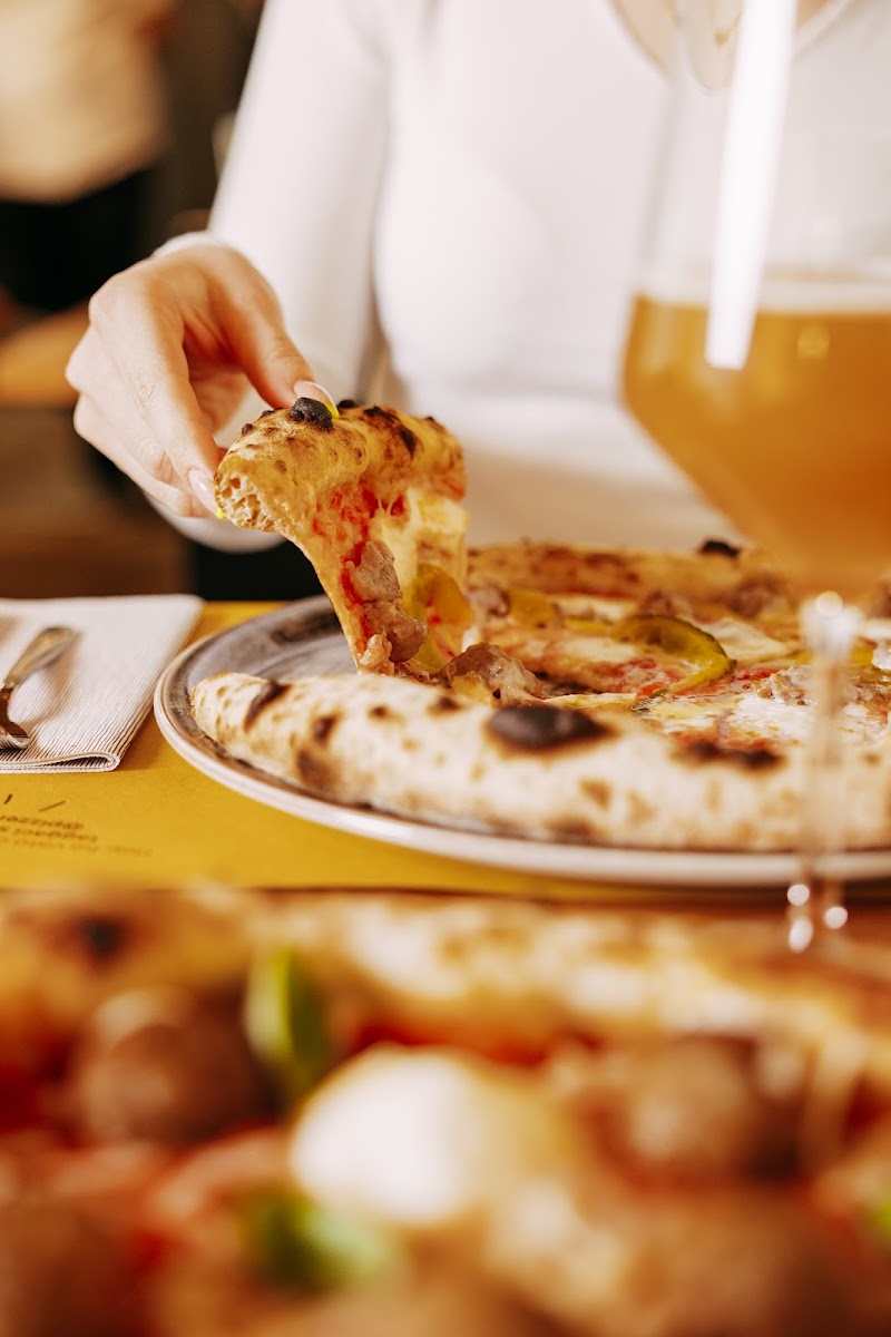 IL VICOLO Pizzeria con cucina - Reggiolo - Photo 10