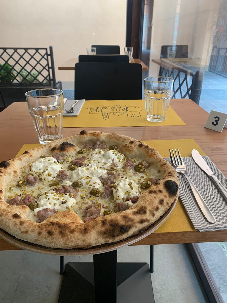 IL VICOLO Pizzeria con cucina - Reggiolo - Photo 9