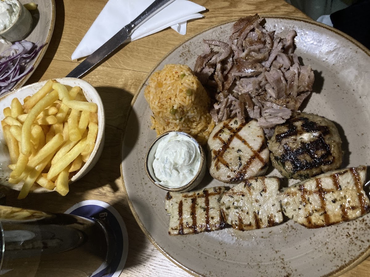 Kostas SVK-Restaurant Photo 3