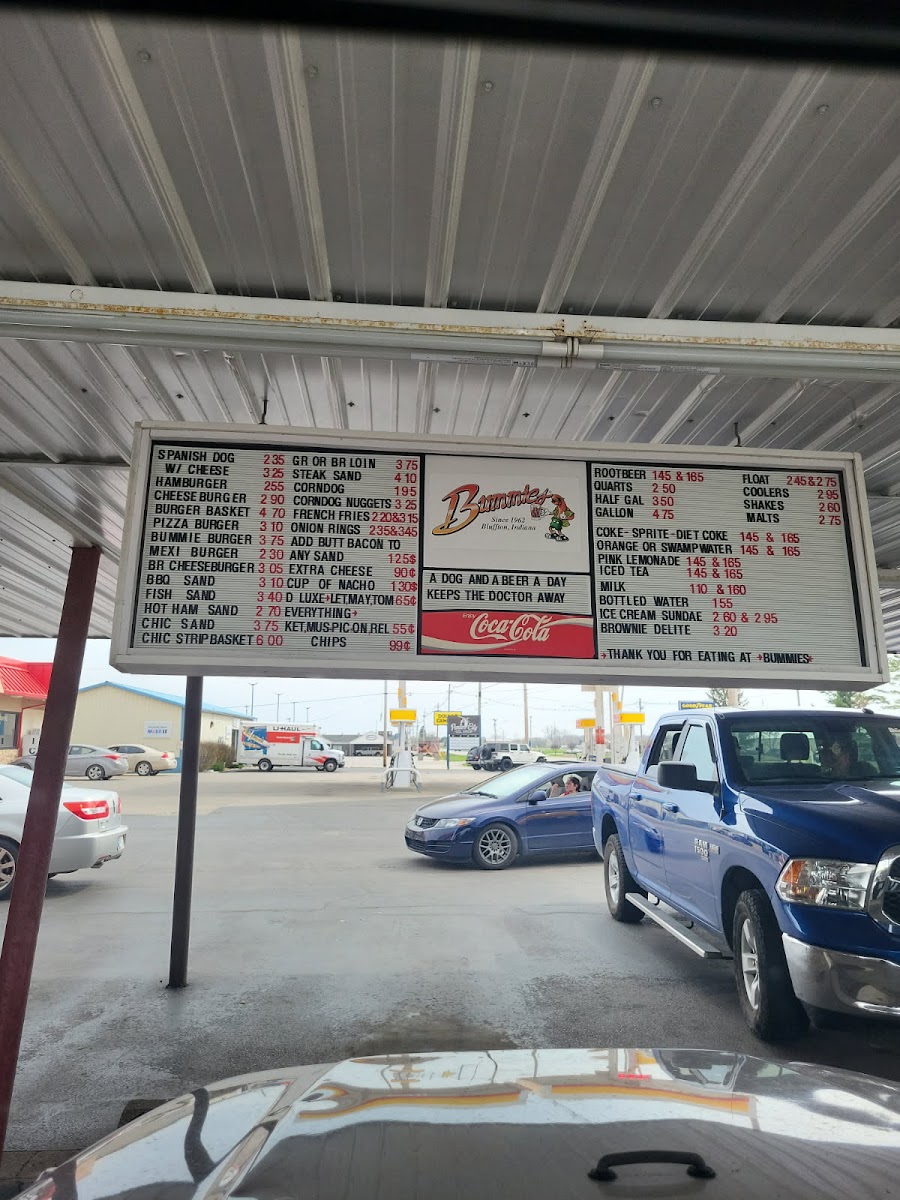 Bummie's Drive-In Photo 3