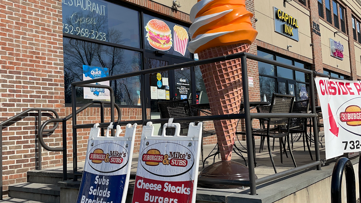 Carl's Corner Ice Cream Shoppe