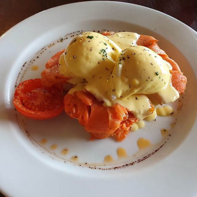 Salmon Eggs Benedict