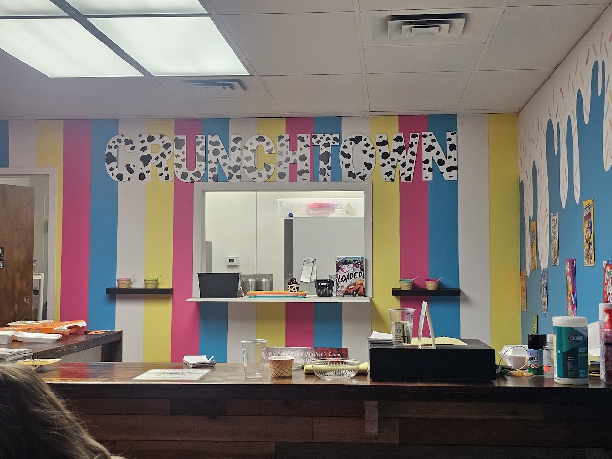 Crunchtown Ice Cream & Cereal Bar Photo 4