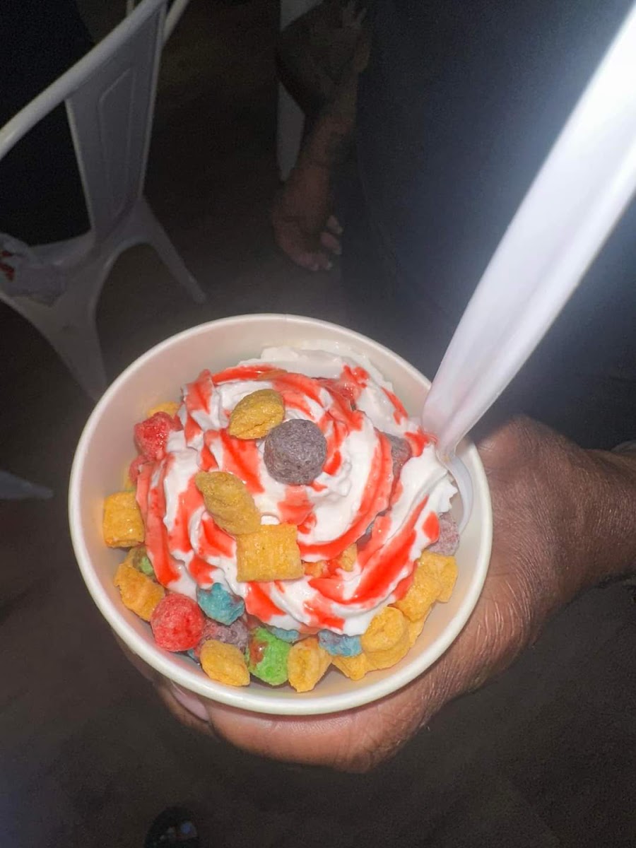 Crunchtown Ice Cream & Cereal Bar Photo 8