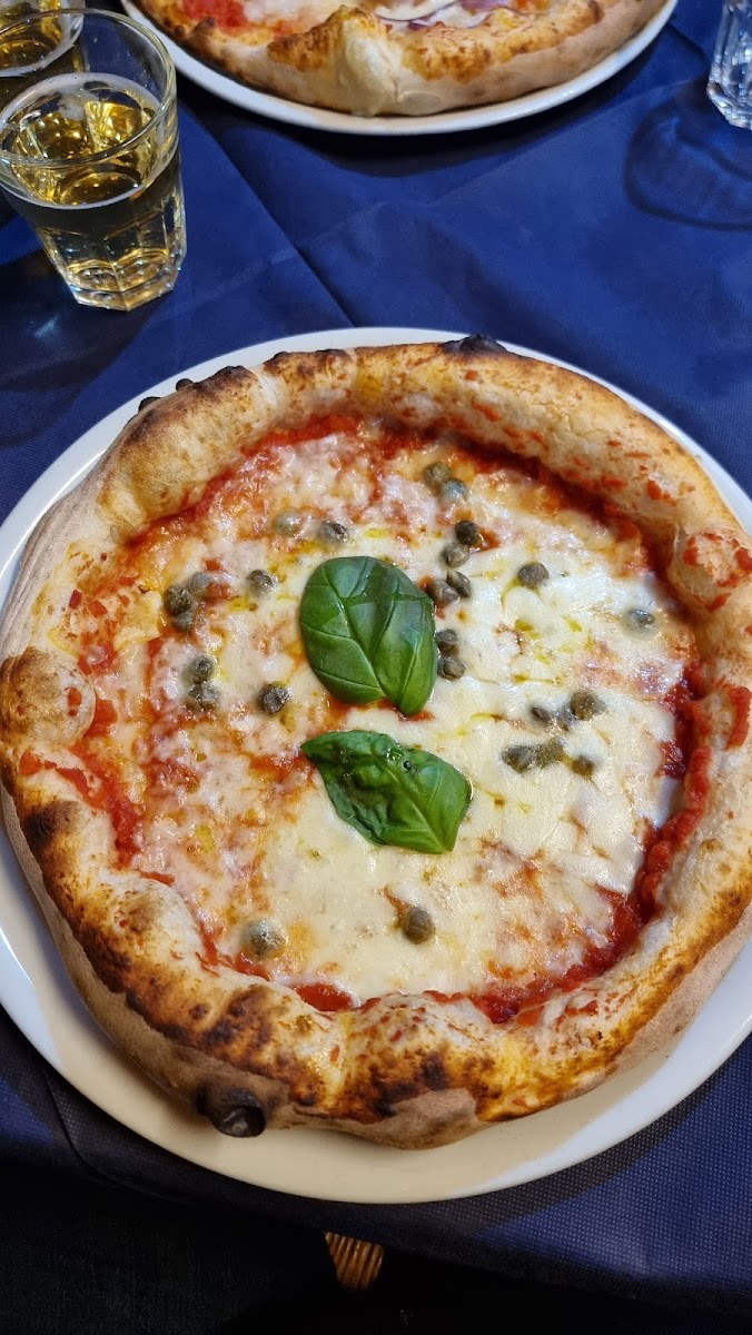 Pizzeria La Prima Era Photo 9