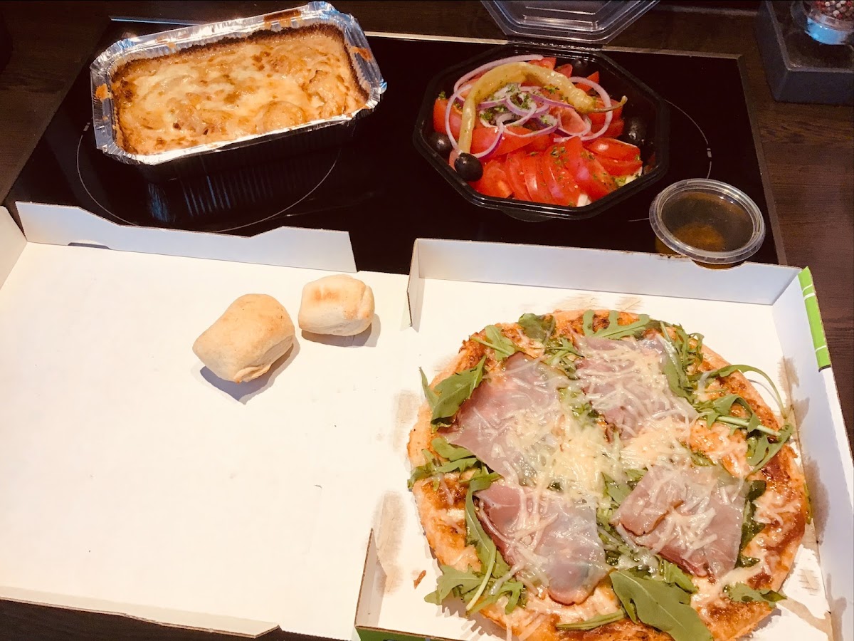 Gameiro Pizza Service Porta / Minden Photo 10