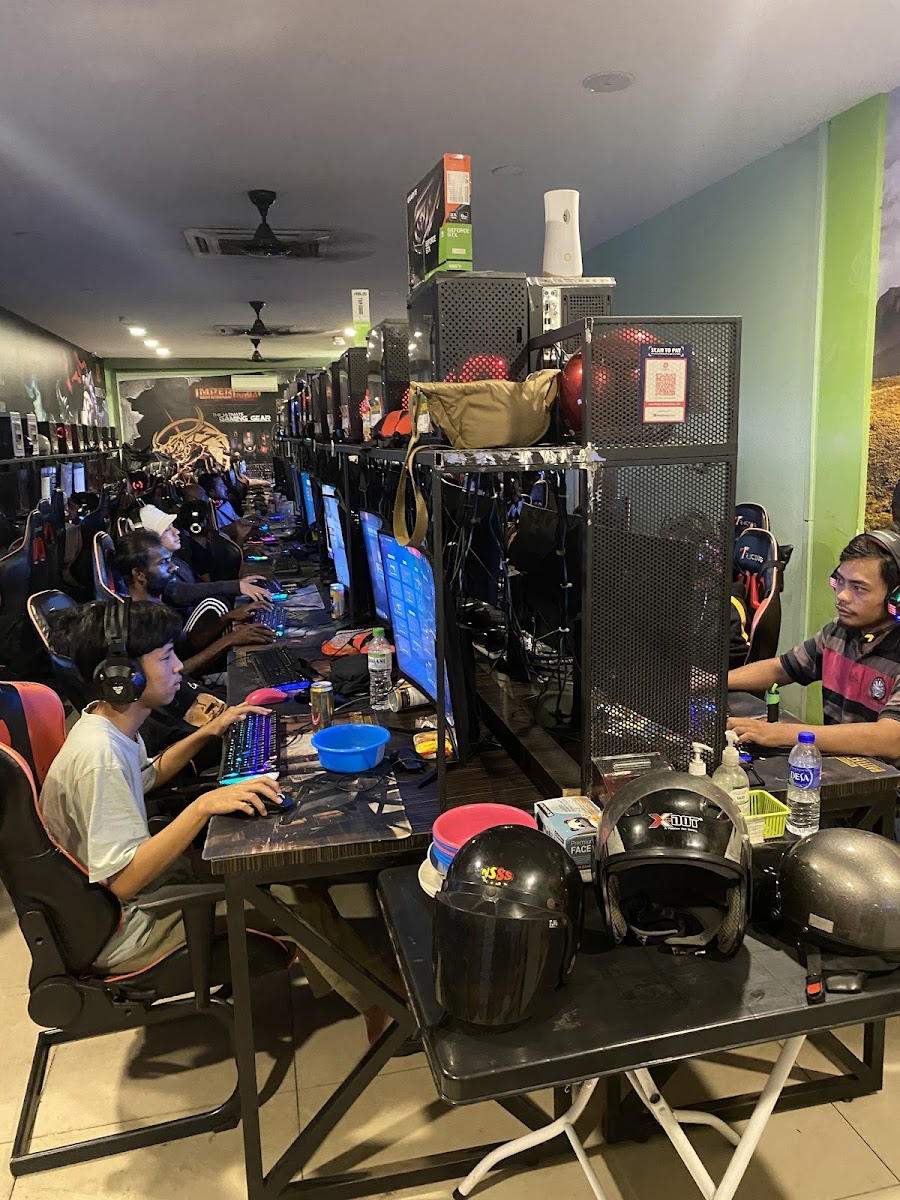 Evergreen Internet Cafe Photo 2