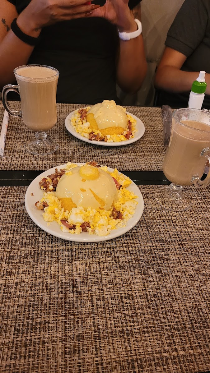Cosmos Coffee Cake Cafeteria Photo 6