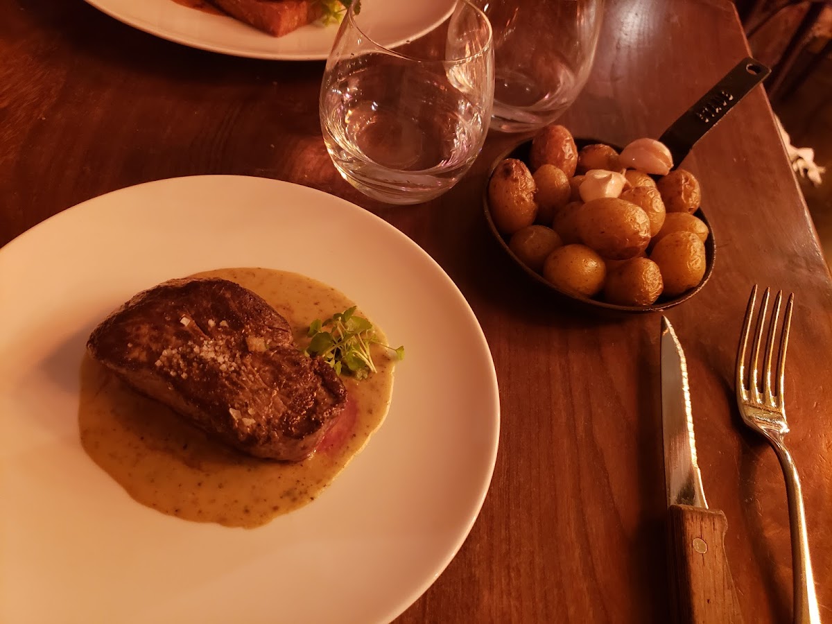 Victor Photo 7