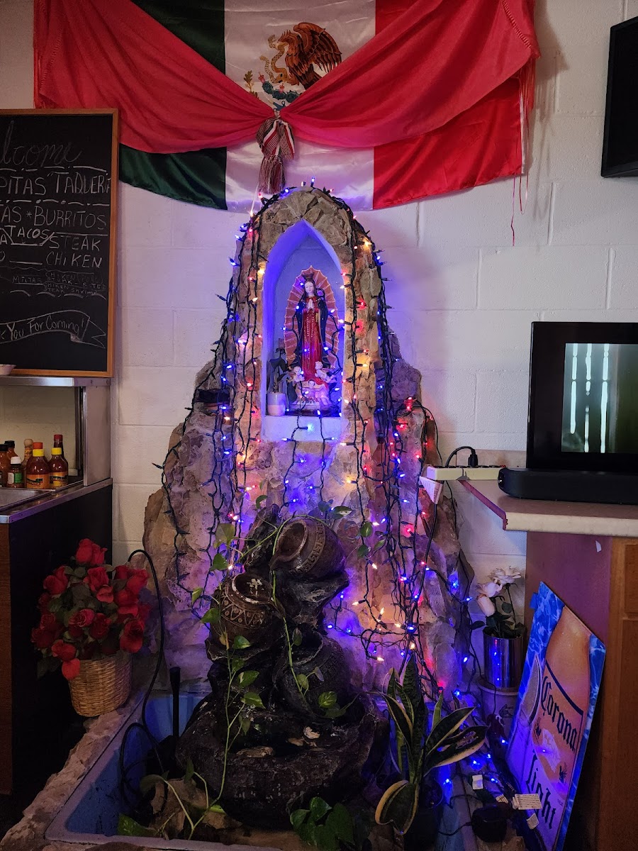 Lupita's Taqueria Photo 3