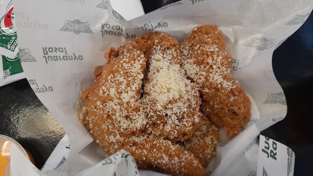 Wingstop Aeon Mall Deltamas Photo 7