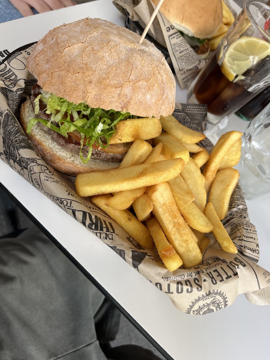 Hamburguesería Single Fin Photo 4