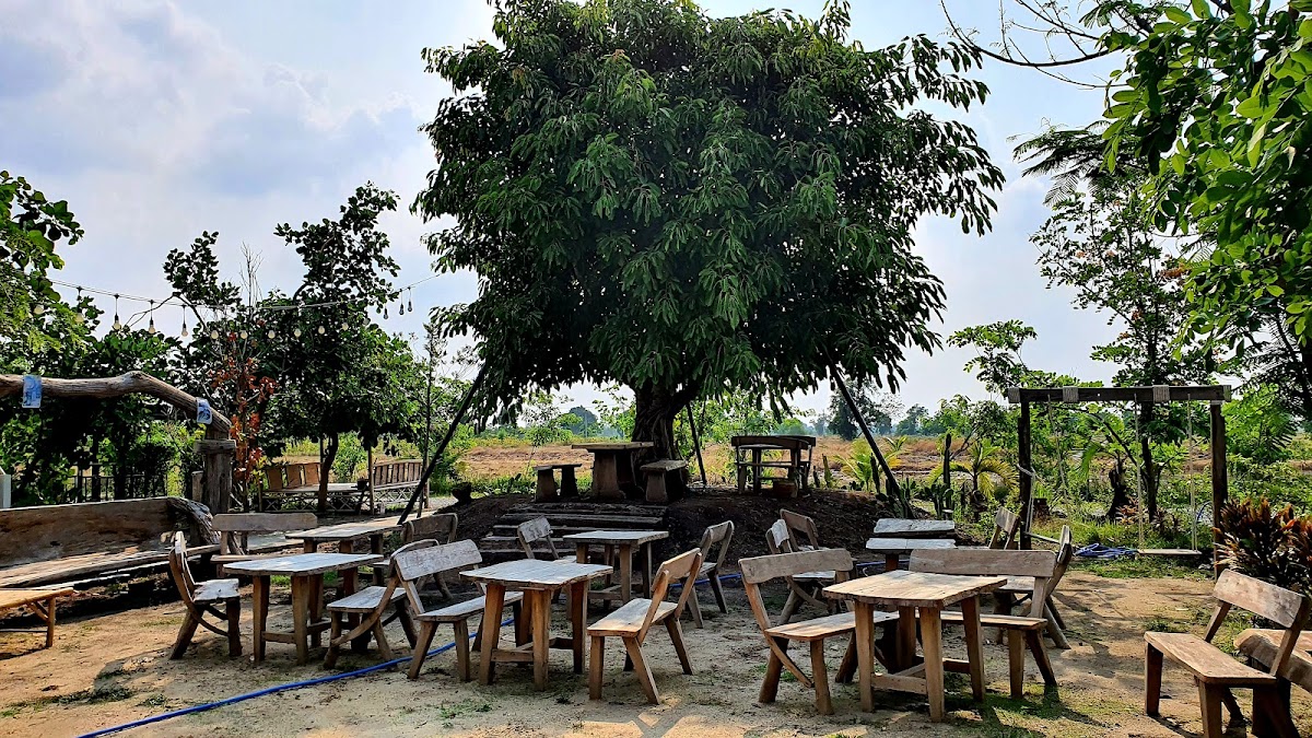 PAUSE Cafe & Homestay Lopburi