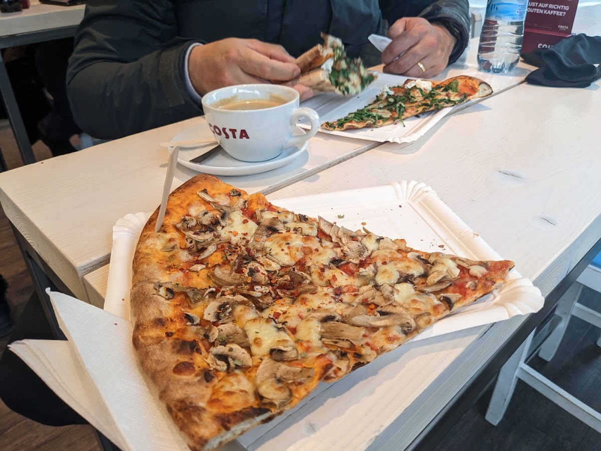 Nonna’s Legendary Pizza & Ice Cream Photo 7